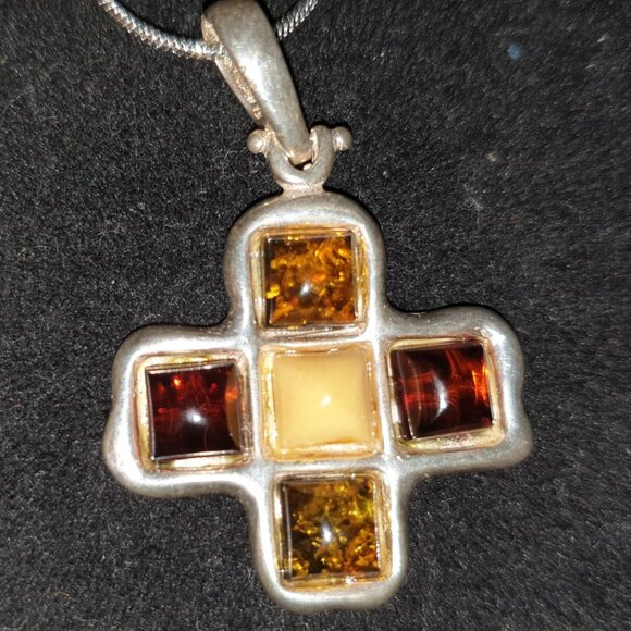 Vintage 1.5’’ Mosaic Baltic Amber Sterling Silver Cross Pendant Necklace - Picture 5 of 11
